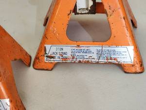 lot 202 image: Set of 3-Ton Jack Stands