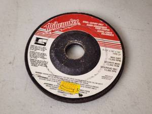 lot 135 image: Angle Grinder with Additional Disks