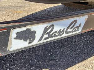 lot 2 image: 1991  Bass Cat Pantera II Boat with Trailer