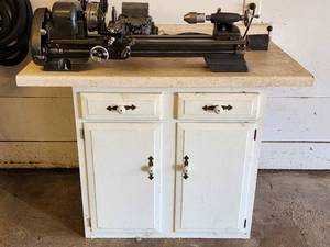 lot 129 image: Machinist Metal Turning Machine with Cabinet