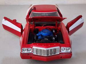 lot 217 image: Die Cast 1976 Ford Gran Torino