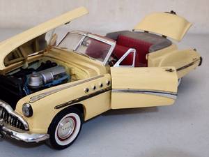 lot 218 image: Die Cast 1949 Buick