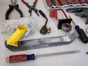 lot 232 image: Assorted Garage Hand Tools