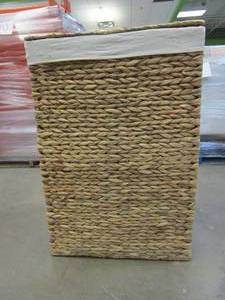 lot 194 image: Villacera 83-DEC7028 Portable Handmade Wicker Laundry Hampers with Lid - Set of 2