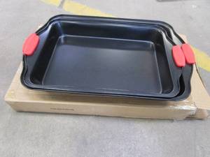 lot 259 image: Classic Cuisine 82-KIT1093 Nonstick Rectangular Baking Pans Cookware Set - 2 Piece (OPEN BOX)