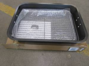 lot 297 image: Classic Cuisine Roasting Pan (OPEN BOX)