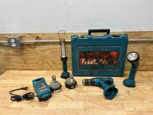 MAKITA Cordless 12 Drill, Lantern, Flashlight, Charger, 2 Batteries and Case