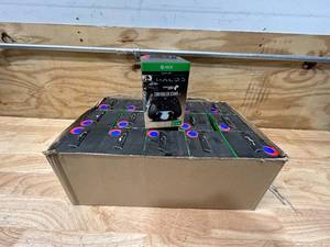 XBOX Lot of 15- Controller Gear Halo 5 Special Edition - Controller Stands - Officially Licensed