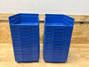 QUANTUM STORAGE SOLUTIONS Lot of 26- QSB 107 Shelf Bins