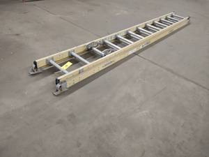 Werner 24 Fiberglass Extension Lad...