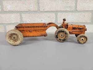 lot 322 image: Antique ARCADE Cast Iron Allis-Chalmers Tractor and Dirt Scraper