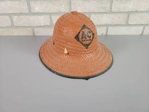 lot 350 image: Vintage Allis-Chalmers Woven Hat