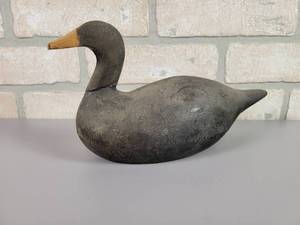 lot 361 image: Vintage Hand Carved Wood Duck