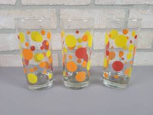 lot 373 image: (3) Vintage Anchor Hocking Polka Dot Glass Tumblers