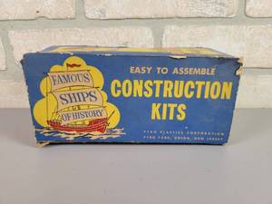 lot 375 image: Vintage PYRO Famous Ships of History Construction Kit