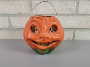 lot 376 image: Vintage Halloween Jack-O-Lantern - Papier Mache