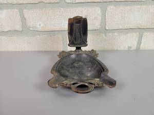 lot 377 image: Art Nouveau Bronze Ash Tray and Match Holder