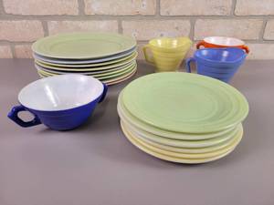 lot 401 image: Lot of Hazel Atlas Dishes - Includes (9) 9 Plates, (6) 7 Plates, (1) Coffee Cup, (2) Creamer Cups and (1) Sugar Bowl