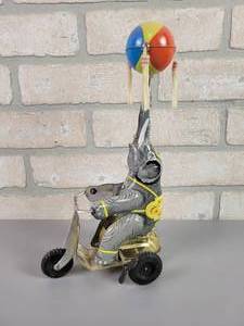 lot 403 image: Schylling Wind-Up Elephant on Tri-Cycle - WORKS