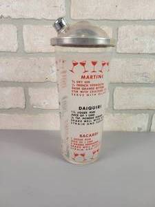 lot 444 image: Vintage HAZEL ATLAS Cocktail Shaker
