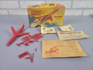 lot 450 image: Vintage Northrup SNARK SM-62 Intercontinental Guided Missile Plastic Model