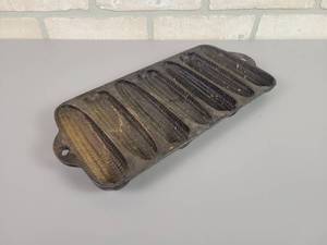 lot 456 image: Cast Iron Cornbread Pan - Made in the USA