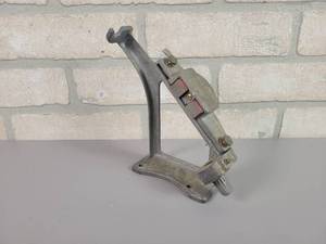 lot 457 image: Bitzenburger Arrow Fletching Tool