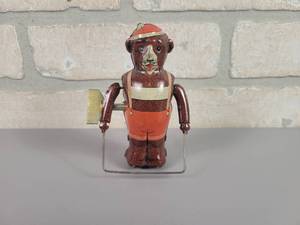 lot 470 image: Vintage Tin Litho Wind-Up Jump Rope Bear - WORKS - See Video
