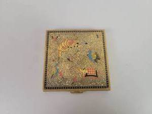 lot 472 image: Vintage VOLUPTE Compact