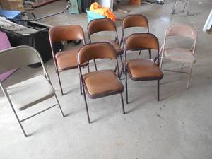 lot 46 image: (7) Folding Chairs