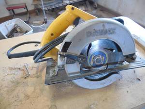 lot 55 image: Dewalt Skill Saw