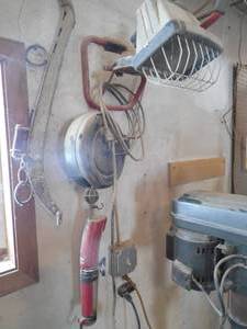 lot 61 image: 2 shop lights
