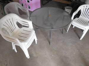 lot 67 image: Patio table with 8 chairs
