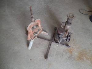 lot 71 image: Antique Jack , Stand , Vice
