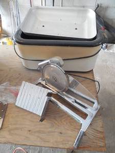 lot 83 image: Food Slicer & Roaster