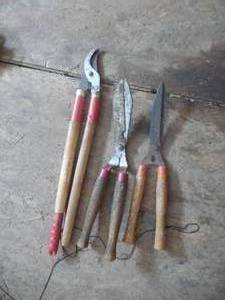 lot 132 image: 3 landscaping shears