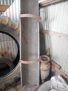 lot 154 image: Vintage Cream Can & Feed Trough