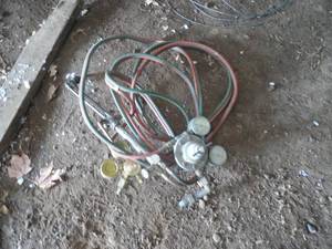 lot 160 image: Cutting torch Hose, Regulator and Cutting end