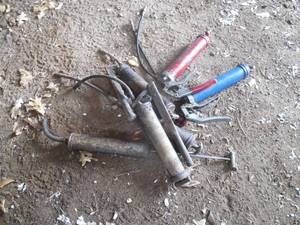 lot 166 image: 5 Grease Guns