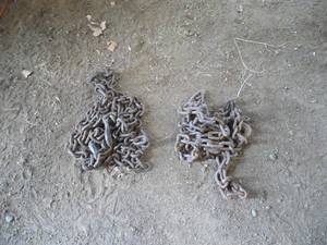 lot 175 image: 2 - 38 Log Chains 15