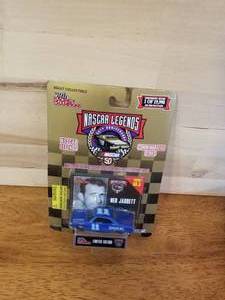 lot 22 image: Hot Wheels