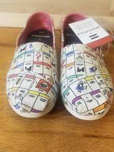 lot 42 image: Toms