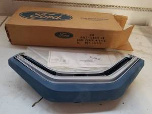 lot 80 image: Ford Trim Plate, Horn Cover