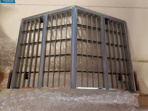 lot 92 image: 978-9 Mercury Cougar Grill