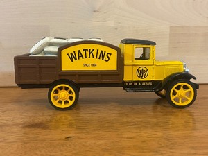 lot 117 image: Die Cast Truck Banks
