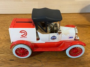 lot 118 image: Die Cast Car Banks
