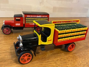 lot 120 image: Coca-Cola Car Banks