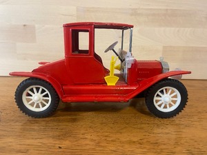 lot 131 image: Tin Friction Ford Model Cars
