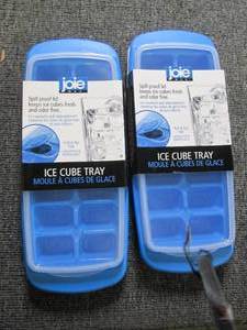 2 ice cube trays with spill proof l...