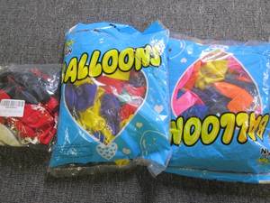 lot of 200 balloons ...